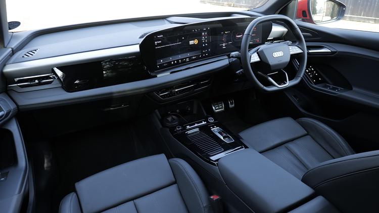 AUDI Q6 E-TRON ESTATE 225kW Performance 100kWh S Line 5dr Auto [S+V]